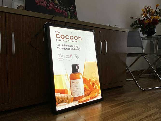 Hộp đèn siêu mỏng quảng cáo thương hiệu mỹ phẩm COCOON