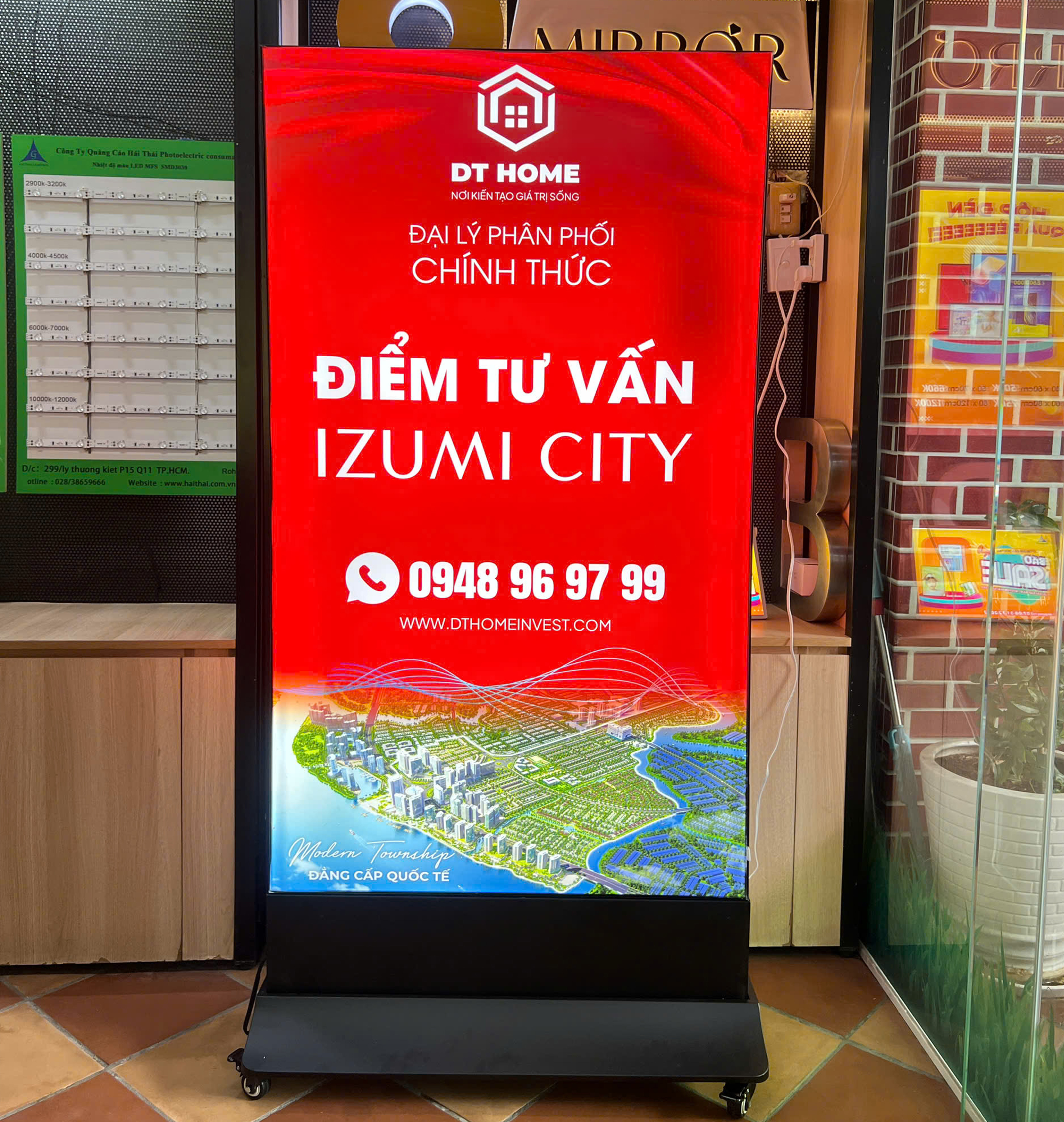 Hộp đèn không viền nhét ron hai mặt chân đứng 80x140cm 