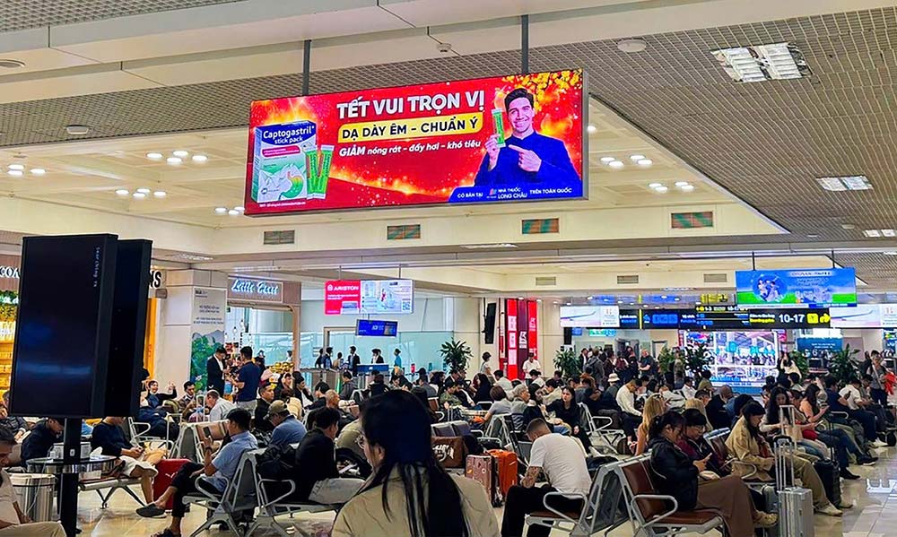 hộp đèn không viền nhét ron hai mặt tăng khả năng hiển thị từ mọi phía